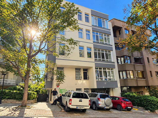 KAVAKLIDERE'NİN KALBİNDE, KENNEDY CADDESİ'NE YAKIN FIRSAT DAİRE