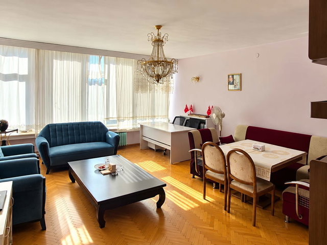 KAVAKLIDERE'NİN KALBİNDE, KENNEDY CADDESİ'NE YAKIN FIRSAT DAİRE
