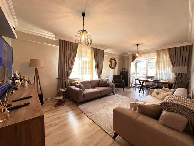 ÇELİKTEPE'DE 4 LEVENT METROYA 15 DK 3+1 SATILIK GENİŞ DAİRE