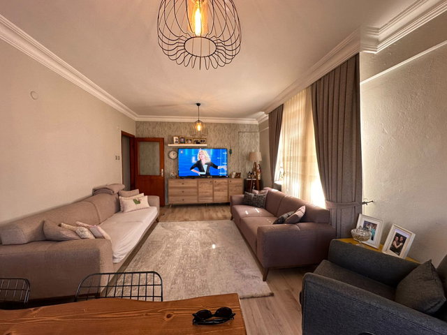 ÇELİKTEPE'DE 4 LEVENT METROYA 15 DK 3+1 SATILIK GENİŞ DAİRE