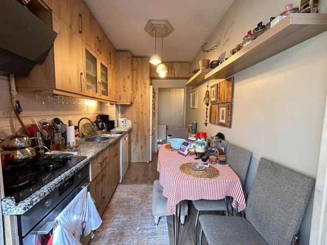 ÇELİKTEPE'DE 4 LEVENT METROYA 15 DK 3+1 SATILIK GENİŞ DAİRE