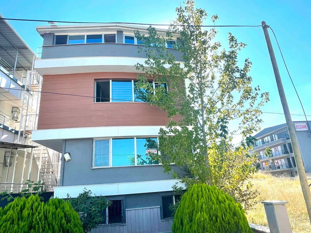 YAŞAMKENTTE 20 M² BAHÇE KULLANIMLI GİRİŞ KAT 2+1 SATILIK DAİRE