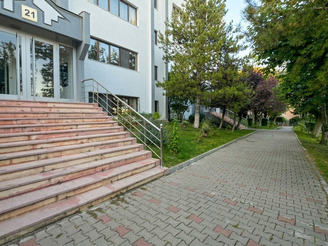 KONUTKENT OYAK-2 SİTESİ’NDE DOĞAYLA İÇ İÇE SATILIK 2+1 DAİRE