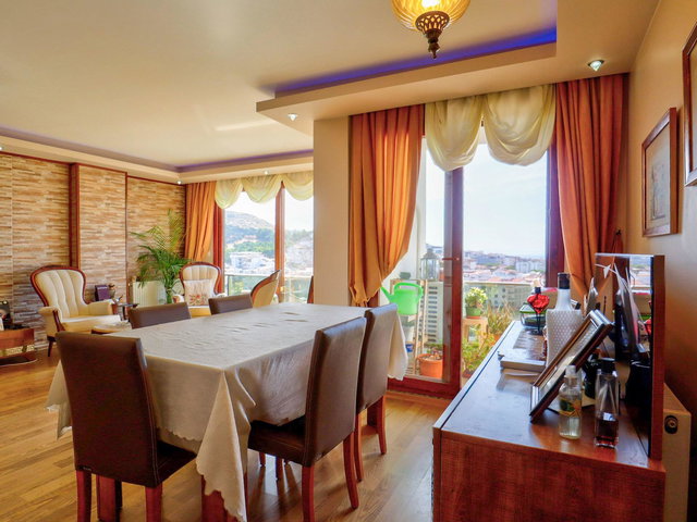 ULUSOY SİTESİNDE MÜKEMMEL DENİZ MANZARALI MASRAFSIZ SATILIK DUBLEKS DAİRE