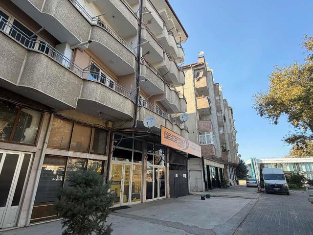 REMAX BEYAZ INEGÖL SINANBEY IÇI YAPILI 3+1 KIRALIK