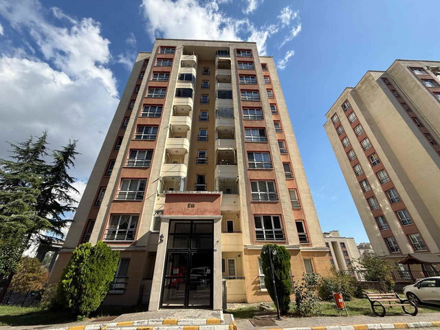 İZMIT KENT KONUT 3.ETAP SITE İÇERISINDE SATILIK 2+1 ARAKAT DAIRE