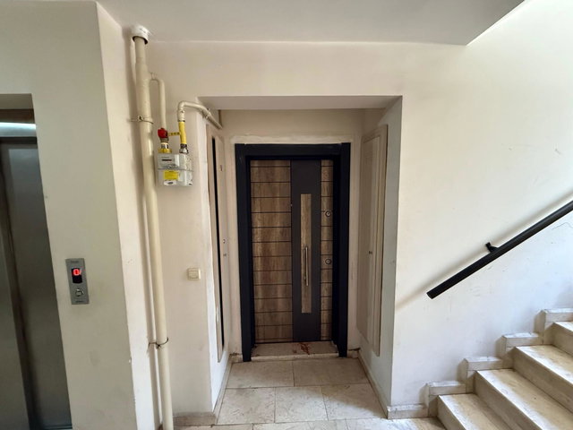 İZMIT KENT KONUT 3.ETAP SITE İÇERISINDE SATILIK 2+1 ARAKAT DAIRE