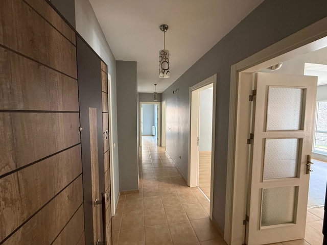 İZMIT KENT KONUT 3.ETAP SITE İÇERISINDE SATILIK 2+1 ARAKAT DAIRE
