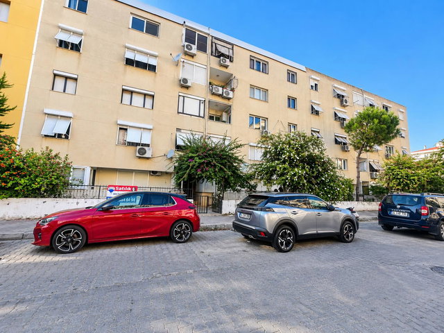KARŞIYAKA BAHÇELİEVLERDE MERKEZİ LOKASYONDA BAKIMLI 3+1 SATILIK DAİRE