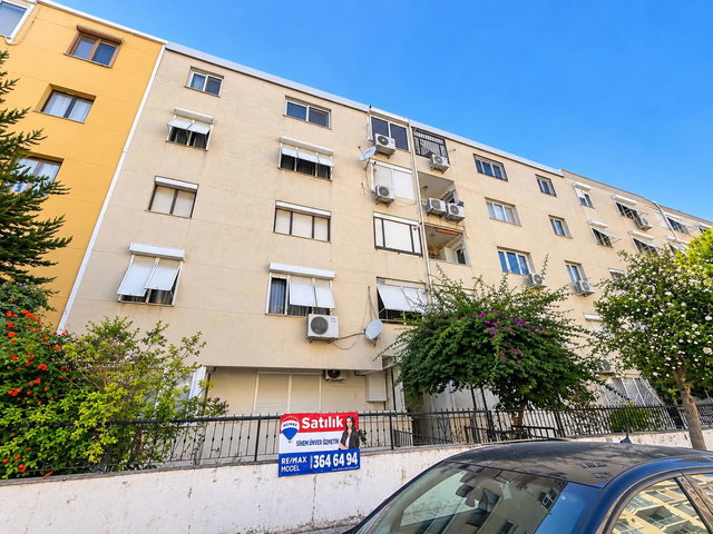 KARŞIYAKA BAHÇELİEVLERDE MERKEZİ LOKASYONDA BAKIMLI 3+1 SATILIK DAİRE