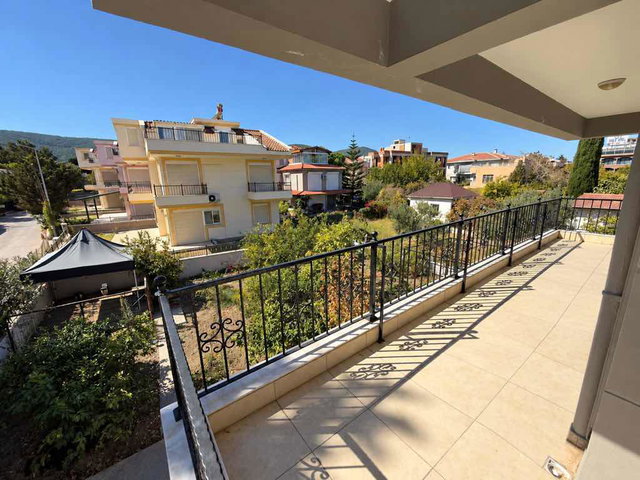 ÇEŞMEALTI SAHİLİNDE MERKEZİ KONUMDA DENİZ MANZARALI 3+2 DUBLEKS