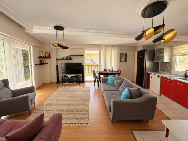 ÇEŞMEALTI SAHİLİNDE MERKEZİ KONUMDA DENİZ MANZARALI 3+2 DUBLEKS