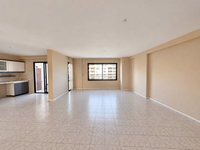 REMAX RİNA'DAN KOYTÜR2 SİTESİNDE DENİZ MANZARALI 3+1