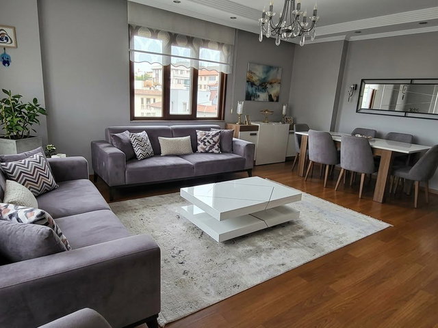 WHİTE CİTY’DE METROYA YÜRÜME MESAFESİNDE | HAVUZLU, OTOPARKLI NET 115 M² 3+1 COK BAKIMLI