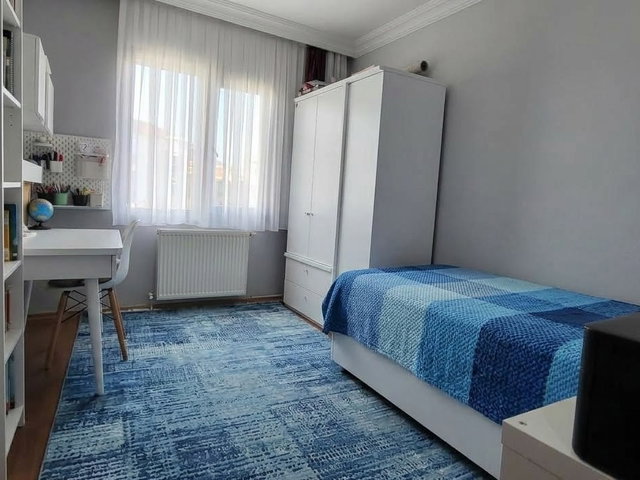 WHİTE CİTY’DE METROYA YÜRÜME MESAFESİNDE | HAVUZLU, OTOPARKLI NET 115 M² 3+1 COK BAKIMLI
