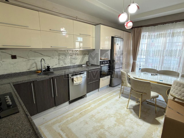 REMAX LACİVERT'TEN KAYAKYOLU'NDA 3+1 KİRALIK DAİRE