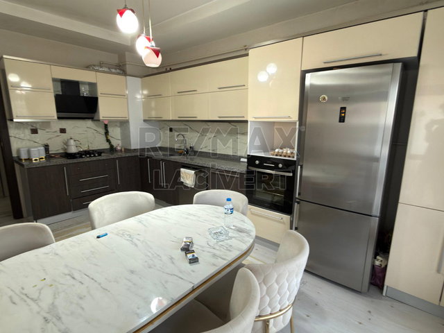 REMAX LACİVERT'TEN KAYAKYOLU'NDA 3+1 KİRALIK DAİRE