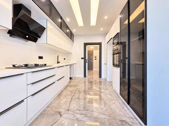 AKTEL SİTESİNDE ÇİFT CEPHE FULL YAPILI BOŞ SATILIK 3+1 DAİRE