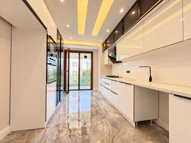 AKTEL SİTESİNDE ÇİFT CEPHE FULL YAPILI BOŞ SATILIK 3+1 DAİRE