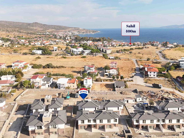 URLA GÜLBAHÇEDE HAVUZLU SITEDE | BÜYÜK BAHÇELI & KÖŞE KONUM 0