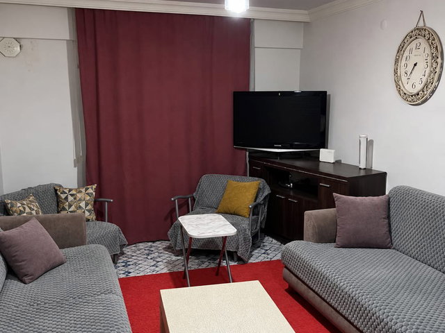DİKİLİ GAZİPAŞA'DA DENİZE YAKIN 2+1 EŞYALI KİRALIK DAİRE