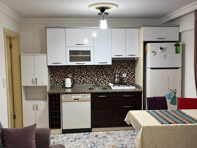 DİKİLİ GAZİPAŞA'DA DENİZE YAKIN 2+1 EŞYALI KİRALIK DAİRE