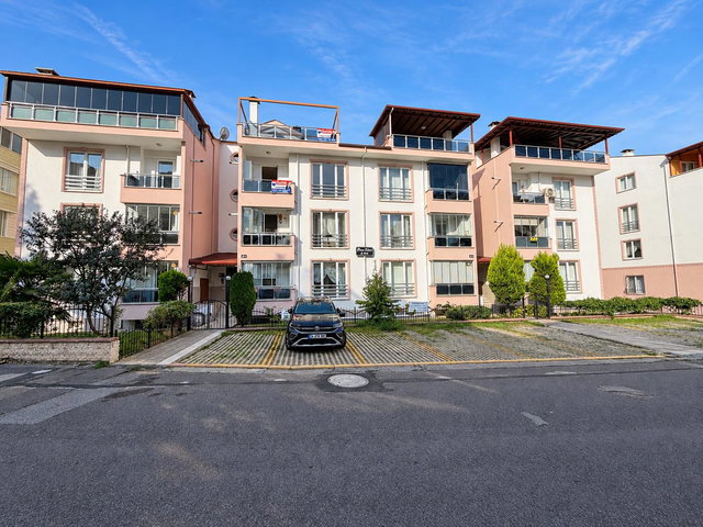 KOCAELI GÖLCÜK YÜZBAŞILAR FLORA SITESINDE SATILIK 3+1 TERASLI/OTOPARKLI/DEPOLU DUBLEKS