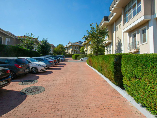 SARIYER, ZEKERİYAKÖY GARDENYA VİLLALARINDA, DOĞAYLA İÇ İÇE, AYRICALIKLI BİR YAŞAM