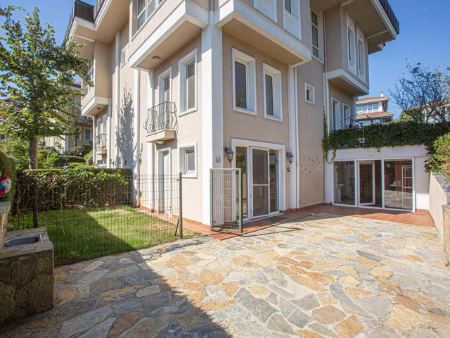 SARIYER, ZEKERİYAKÖY GARDENYA VİLLALARINDA, DOĞAYLA İÇ İÇE, AYRICALIKLI BİR YAŞAM