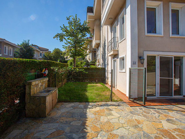 SARIYER, ZEKERİYAKÖY GARDENYA VİLLALARINDA, DOĞAYLA İÇ İÇE, AYRICALIKLI BİR YAŞAM