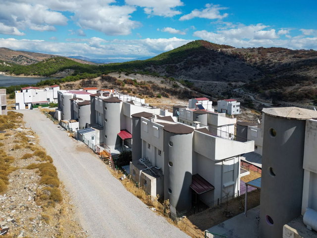 ÇANDARLI YAYLAYURT'DA SATILIK TRİPLEKS