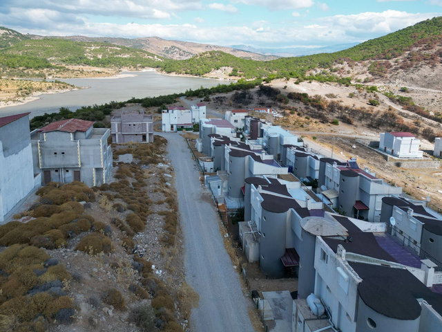 ÇANDARLI YAYLAYURT'DA SATILIK TRİPLEKS