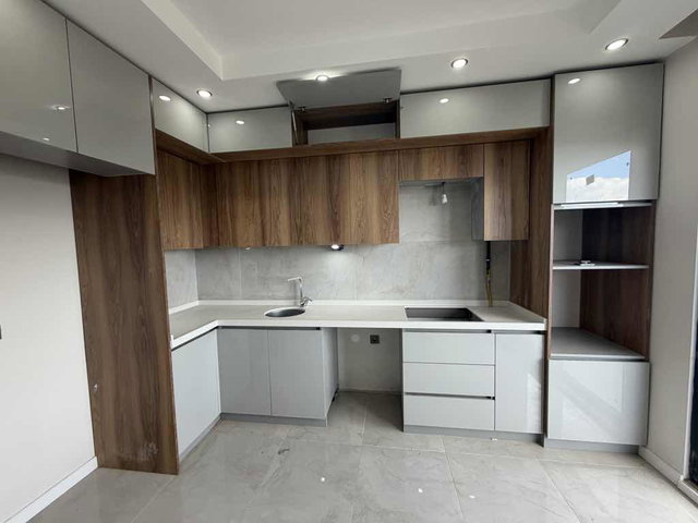 BAŞİSKELE YEŞİLYURT MAHALLESİ’NDE FULL DENİZ MANZARALI 3+1 LÜKS ARA KAT