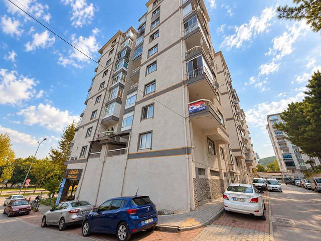 REMAX BEYAZ / SİTELERDE 3+1 NEZİH DAİRE