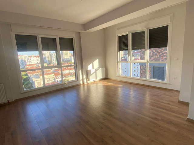 SUADİYEDE SİTE İÇİNDE YENİ BİNADA 2+1 SATILIK DAİRE