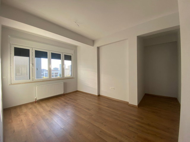 SUADİYEDE SİTE İÇİNDE YENİ BİNADA 2+1 SATILIK DAİRE