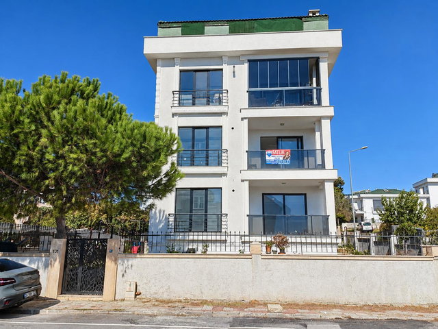 RE/MAX MAHAL'DEN  BAHÇELIEVLER'DE MERKEZI KONUMDA YER ALAN 2+1 YENI DAIRE