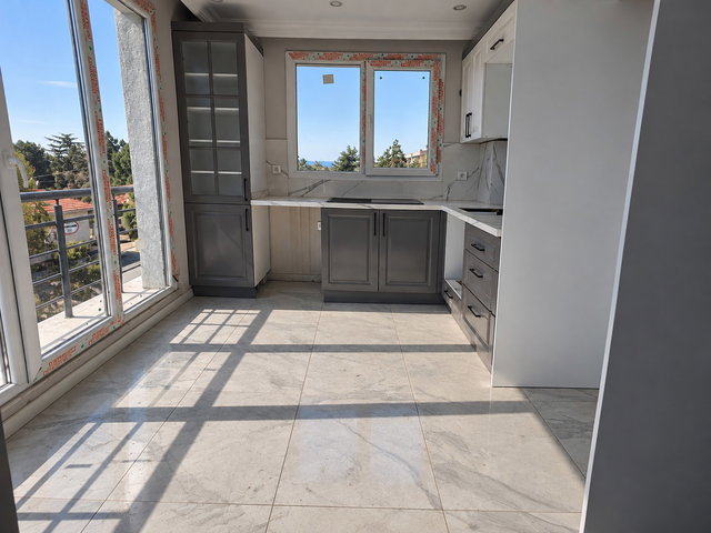 RE/MAX MAHAL'DEN  BAHÇELIEVLER'DE MERKEZI KONUMDA YER ALAN 2+1 YENI DAIRE