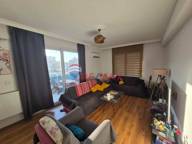 KARŞIYAKA ŞEMİKLER, GENÇ BİNADA EŞYALİ KIRALIK 2+1 DAİRE