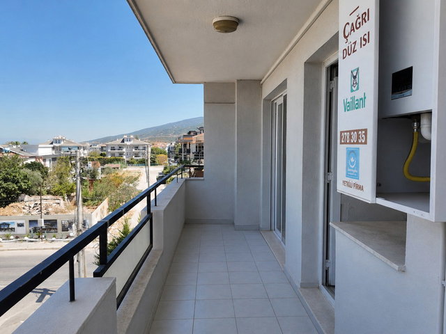 YALI MAH. İSTIKBAL CAD.DE DENIZE 3 DK 3+1 DENIZ MANZARALI