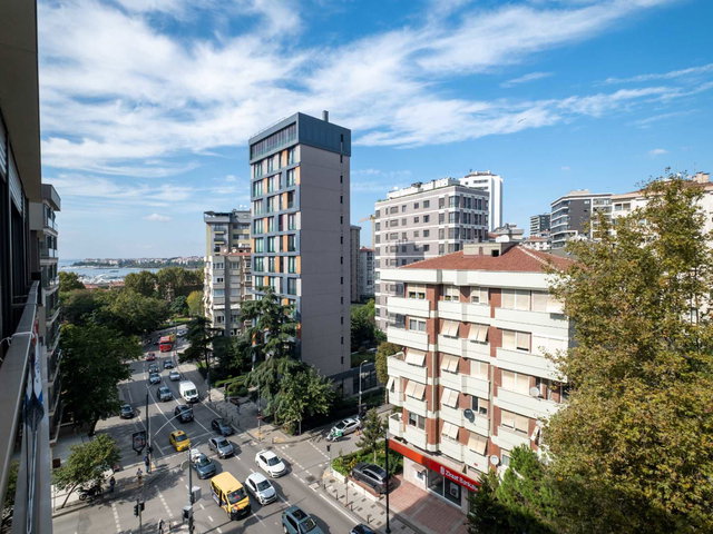 FENERBAHÇE'NİN KALBİNDE SIFIR BİNADA 140 M² NET LÜKS 3+1...