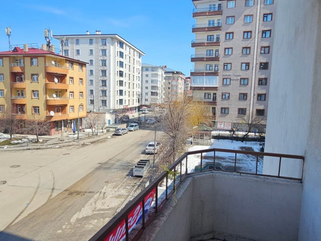 REMAX İLKE'DEN ŞÜKRÜPAŞA'DA 3+1 SATILIK DAİRE