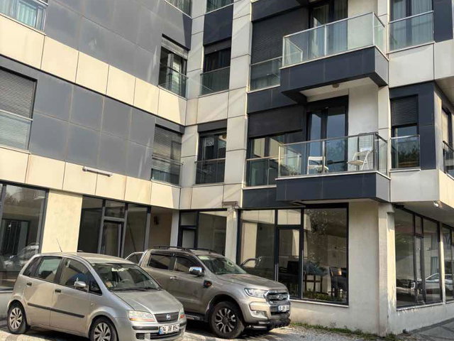 BOSTANCI CAMİİ SOKAKTA 10 YILLIK BİNADA DENİZ MAMZARALI DAİRE