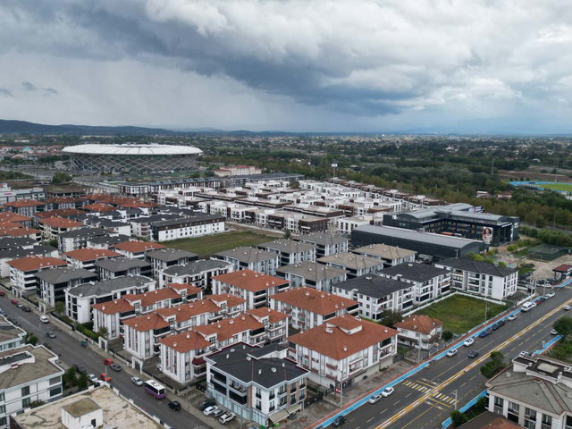 REMAX MUSTAFA ÖZ 3+1 135M² LÜKS SITE İÇI Y. ISITMA EBEV. BANYOLU