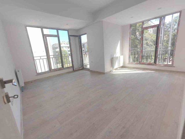 BEYLİKDÜZÜ YAKUPLU ' DA 2+1  SATILIK DAİRE