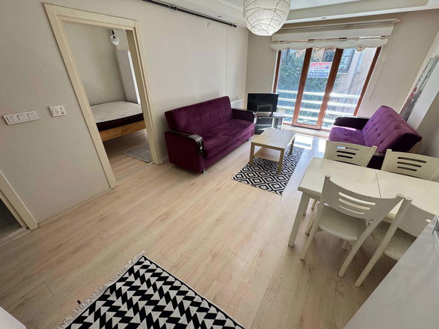REMAX YAZ DAN ÜNİVERSİTE ARKASI KİRALIK EŞYALI 1+1 DAİRE