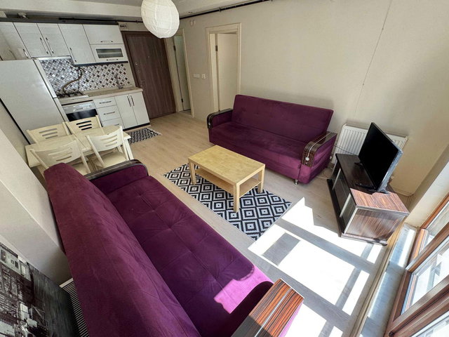 REMAX YAZ DAN ÜNİVERSİTE ARKASI KİRALIK EŞYALI 1+1 DAİRE