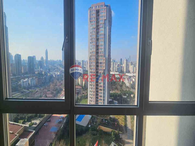 ATAŞEHIR AĞAOĞLU MY TOWERLAND - GENIŞ BALKONLU 3+1 DAIRE