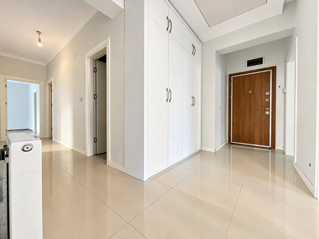 KARTAL UĞUR MUMCU’DA KAPALI OTOPARKLI, KIŞ BAHÇELİ GENİŞ 3+1 DAİRE