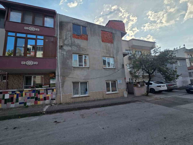 RE/MAX YAZ'DAN TOYGAR MAH GENİŞ EŞYALI BAHÇELI  2+1 KIRALIK DAİRE